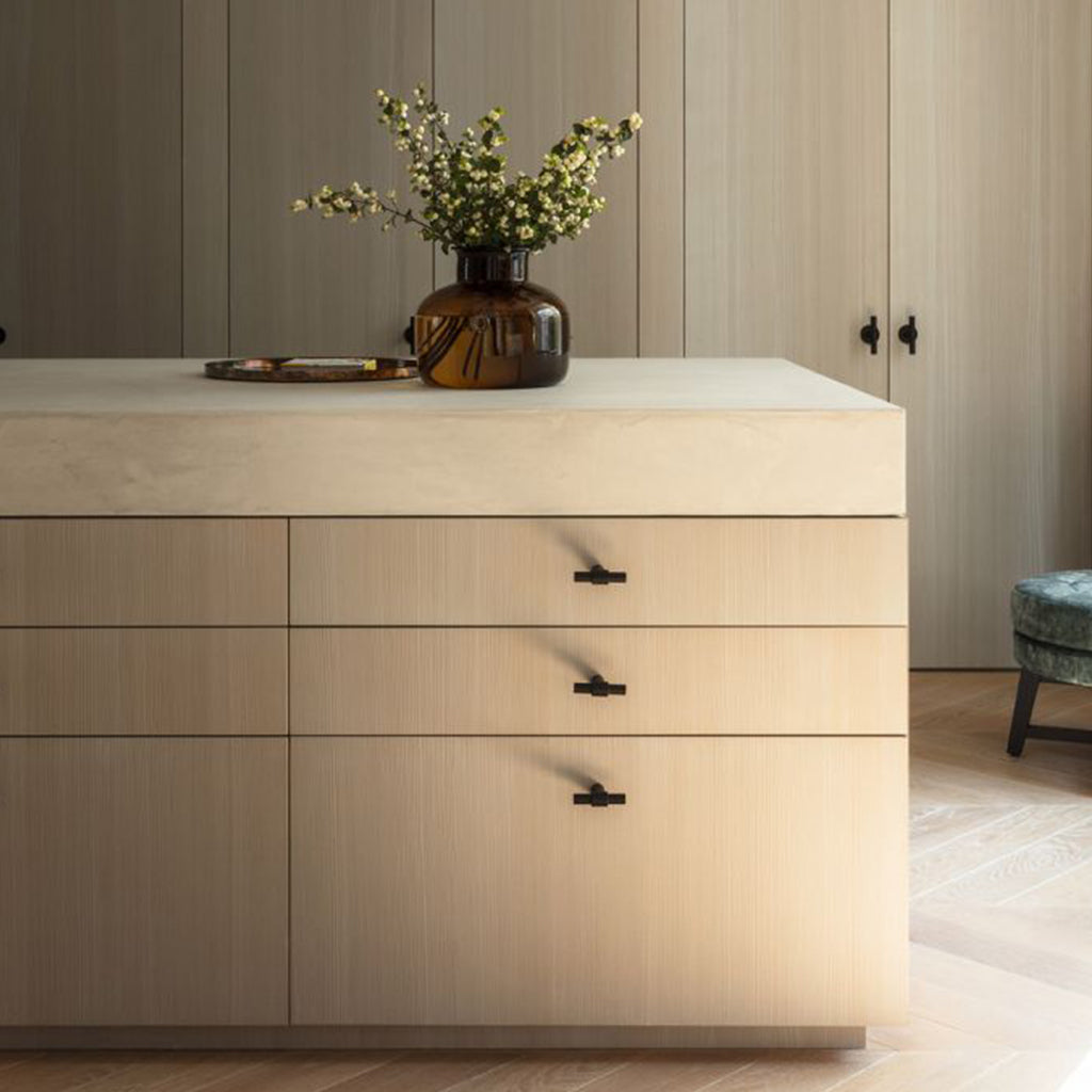 CABINET HARDWARE