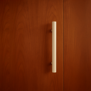 Charlie Bar Door Pull