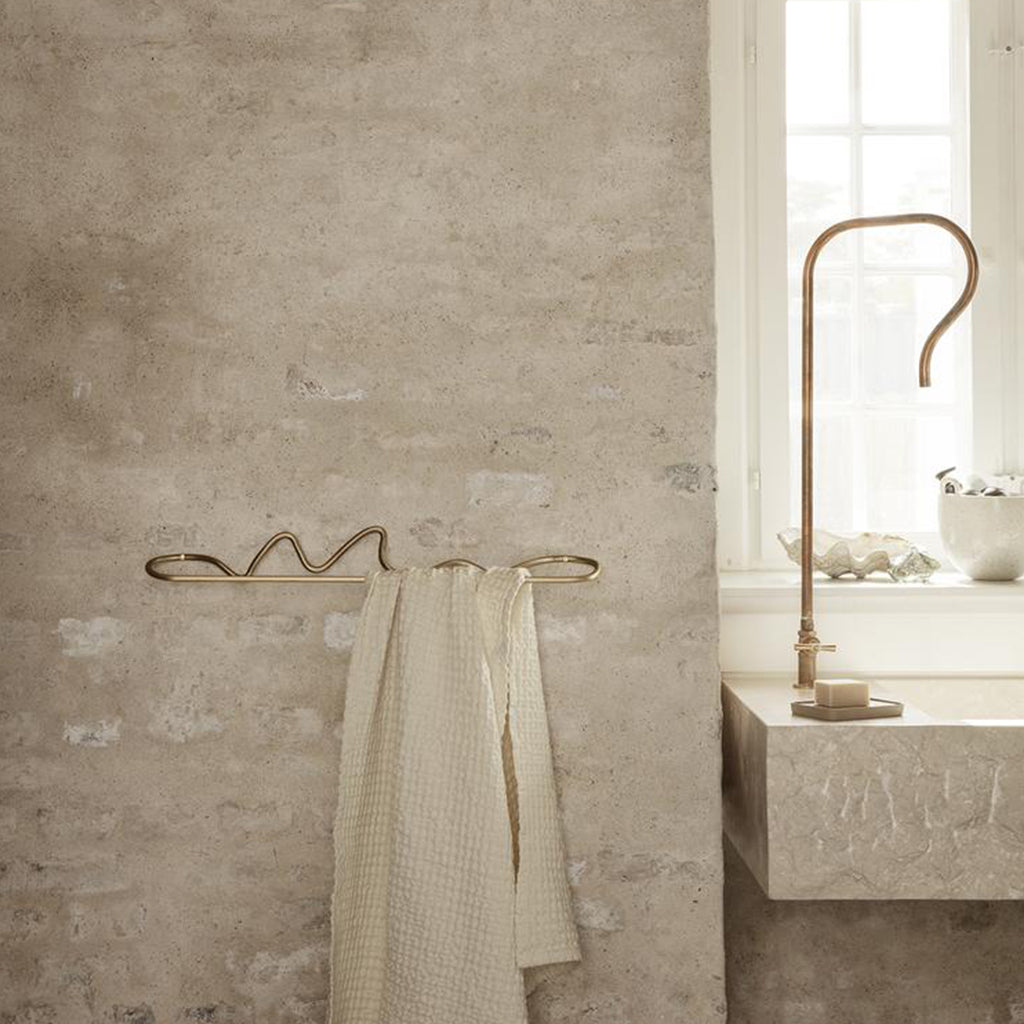 Curvature Towel Bar - Image 3