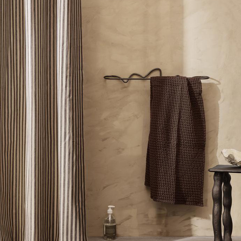 Curvature Towel Bar - Image 4