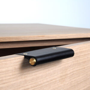 EP01 Leather Edge Pull