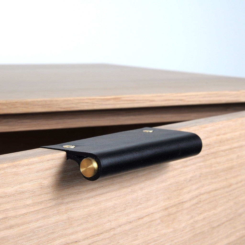 EP01 Leather Edge Pull