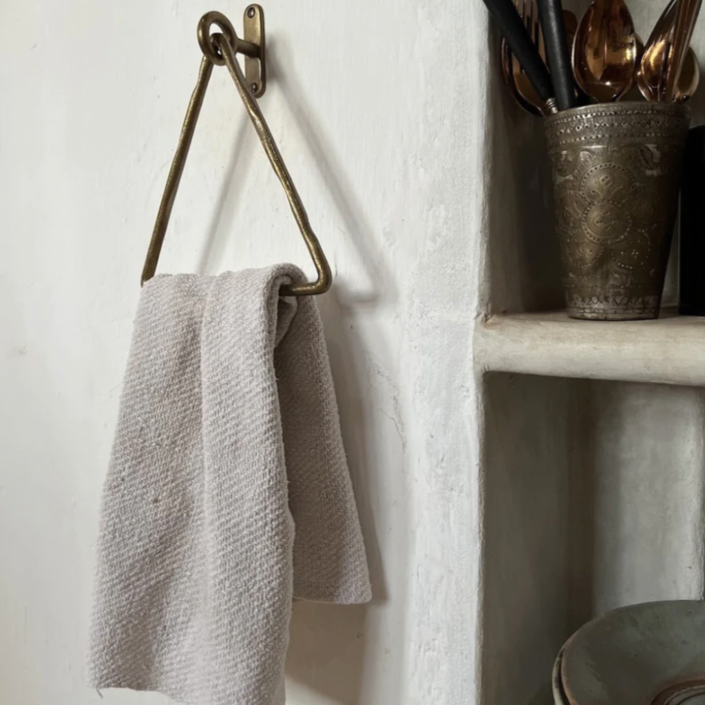 Forme No. 14 Triangle Towel Ring