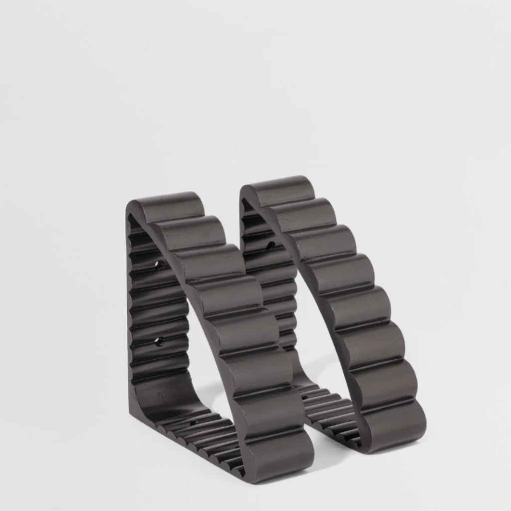 Forme No. 32 Shelf Bracket - Image 3