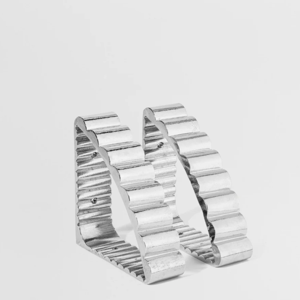 Forme No. 32 Shelf Bracket - Image 5