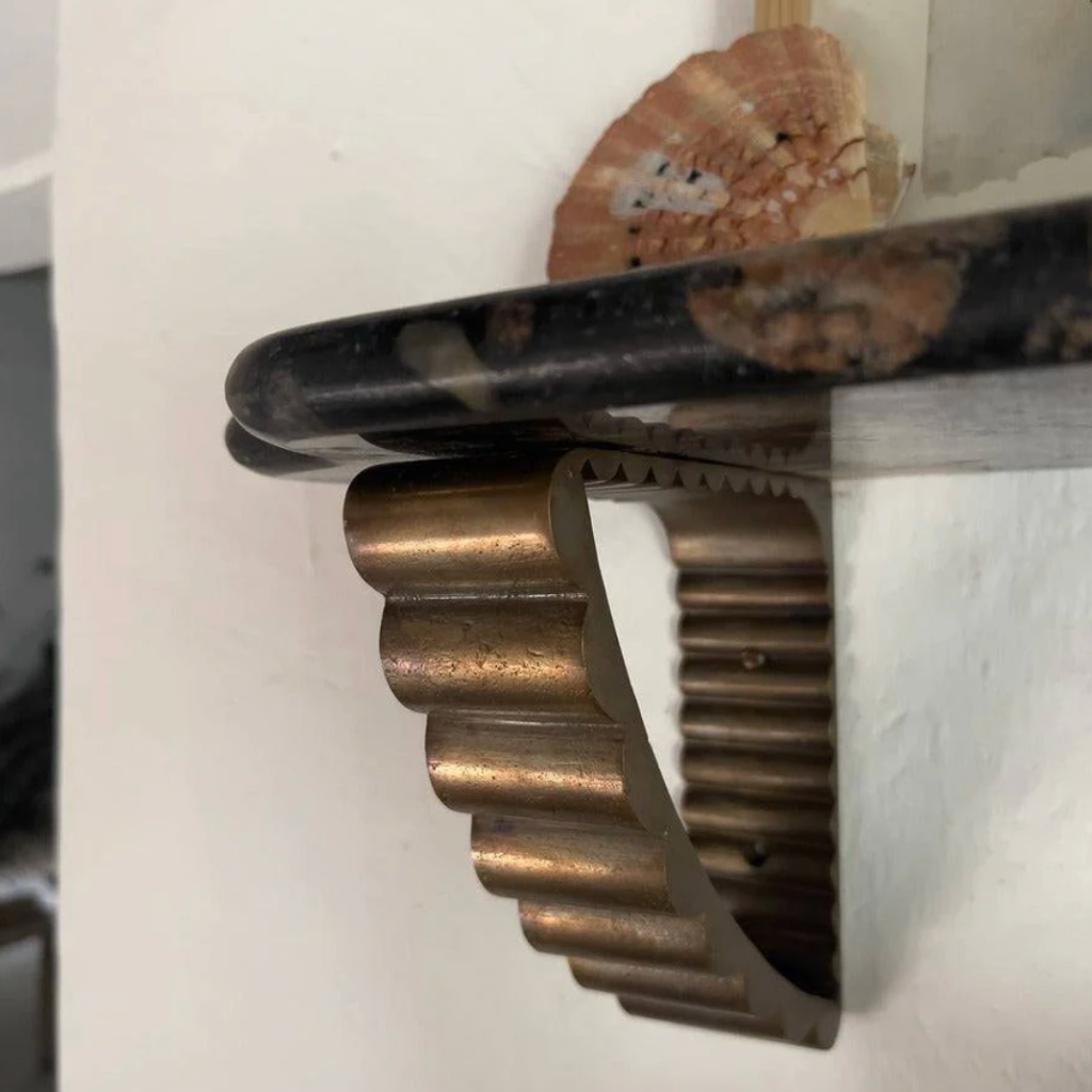 Forme No. 32 Shelf Bracket
