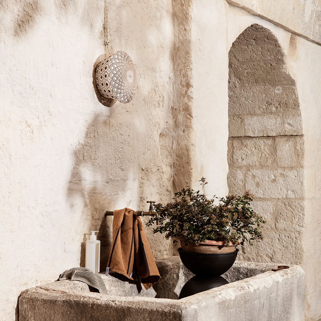 Hourglass Pot - Image 3