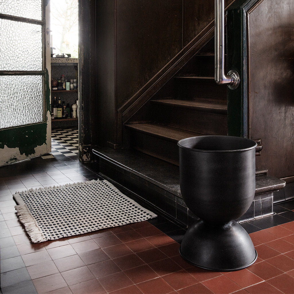 Hourglass Pot - Image 7