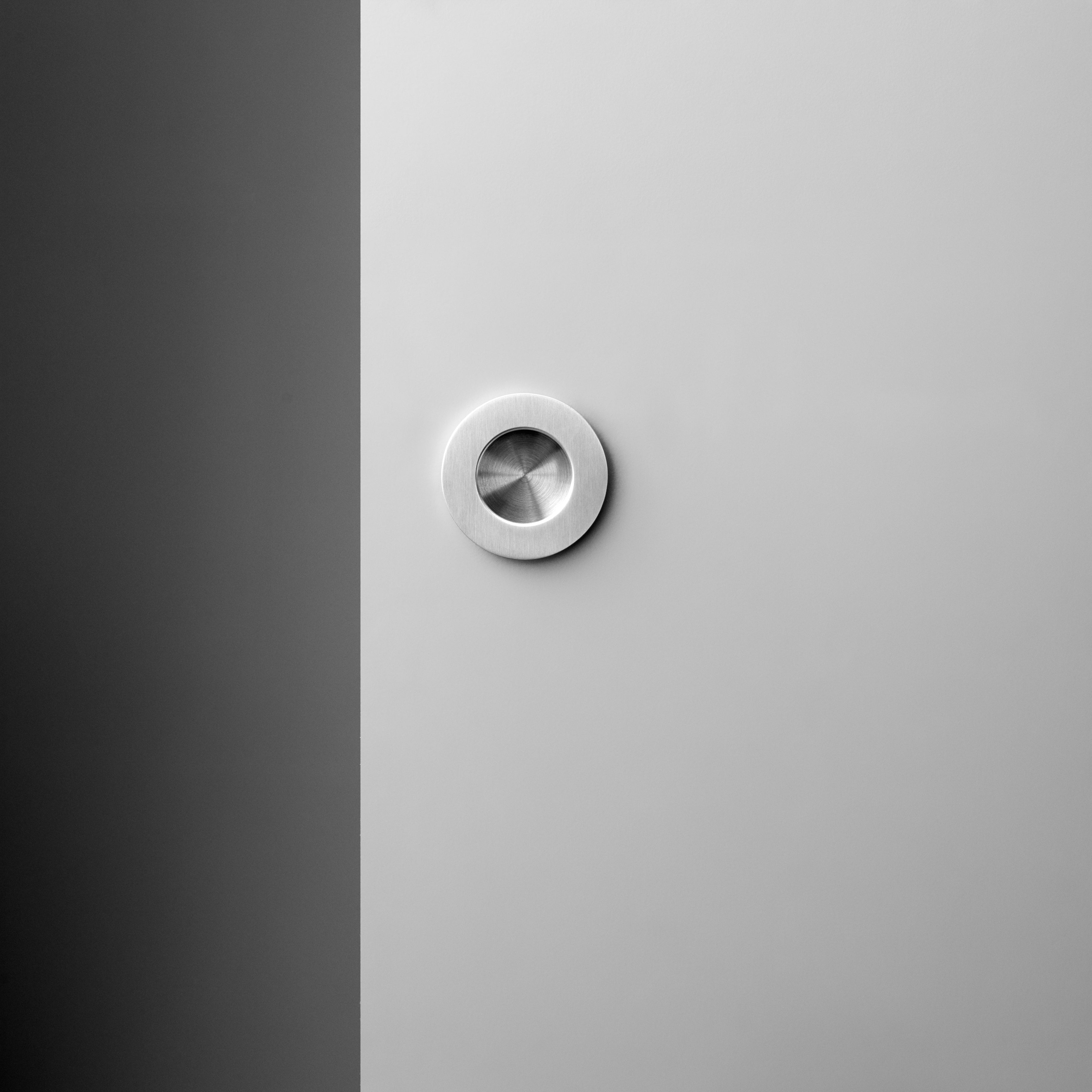 Knud Round Flush Pull Large - Image 2