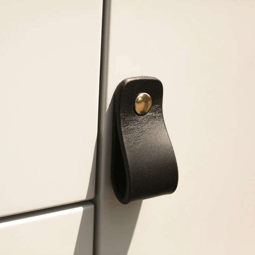 LP02 Smooth Leather Loop Pull - Image 2