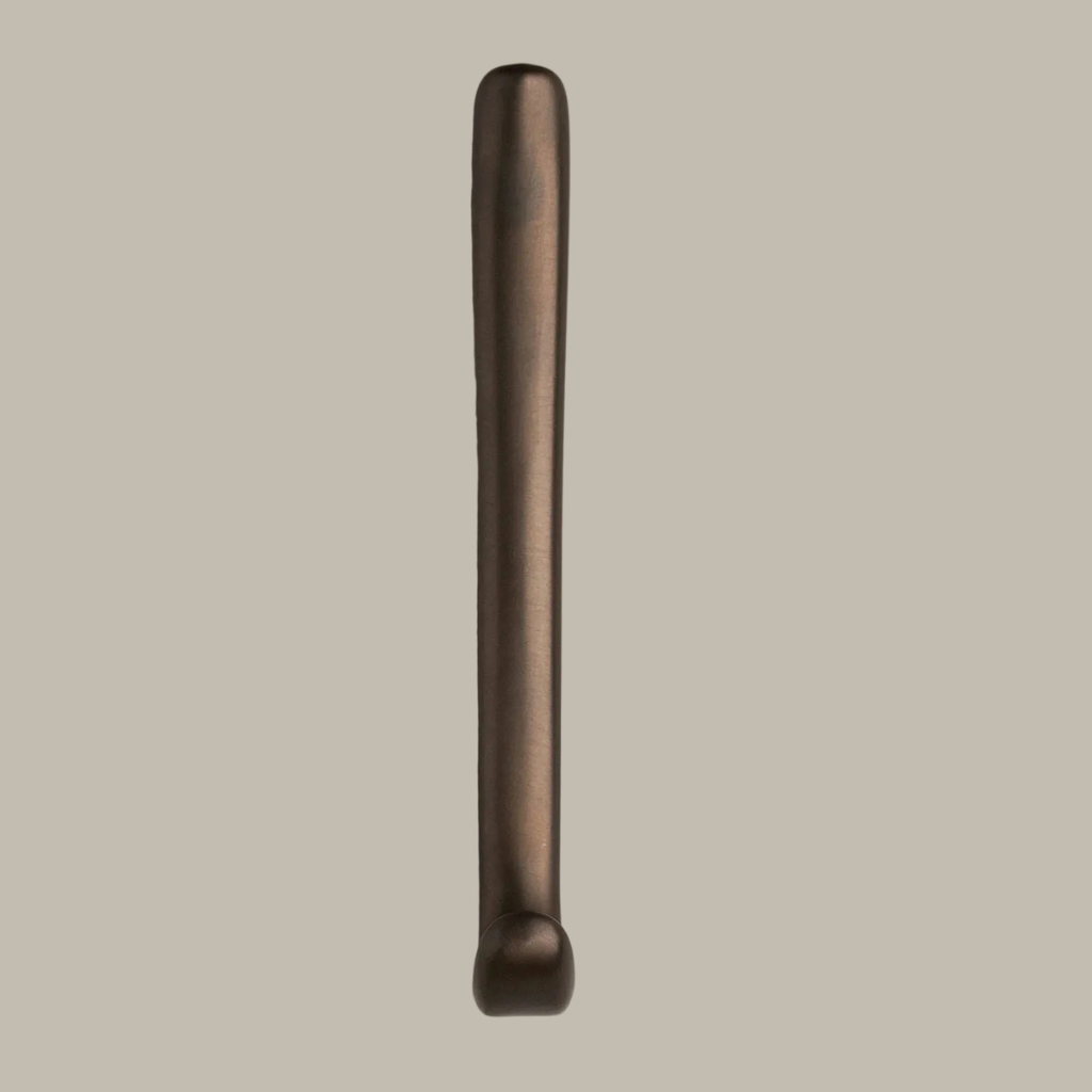 Luis Hook - Image 12