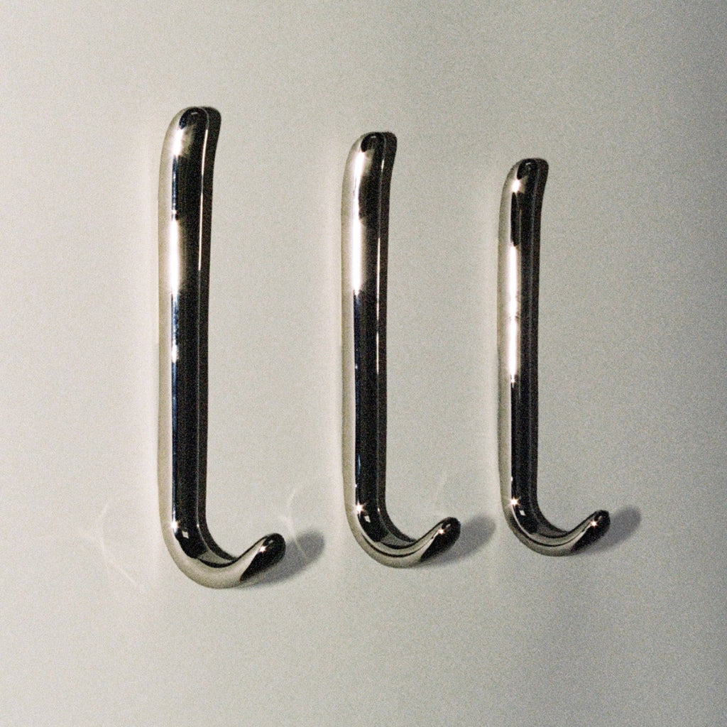Luis Hook - Image 3
