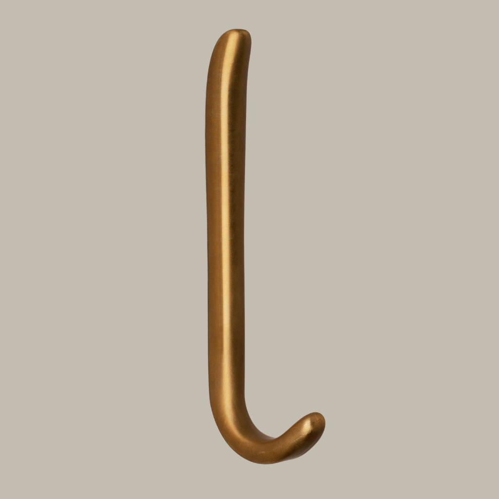 Luis Hook - Image 4